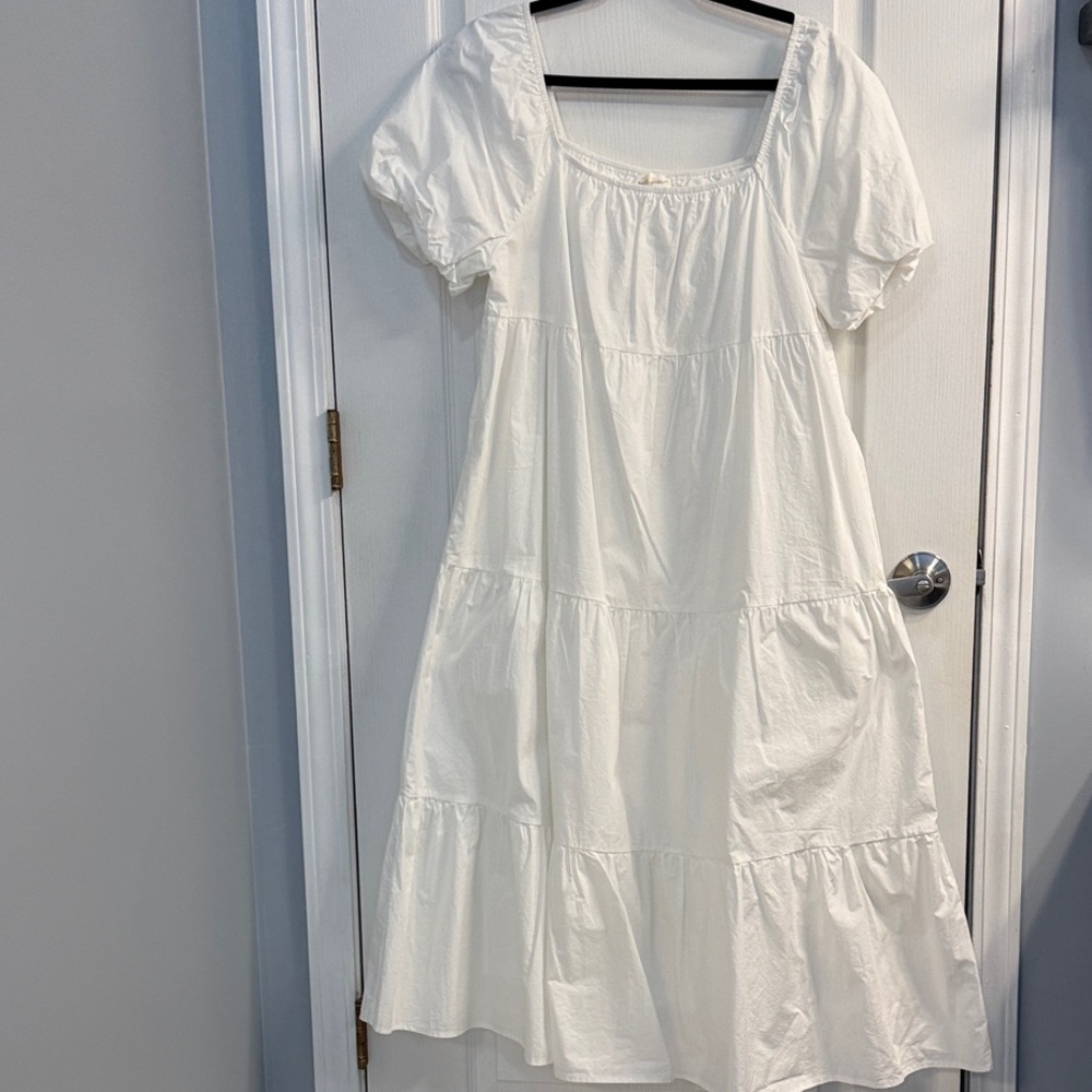 Chic White Maxi Allie Rose Dress with Puff Sleeves